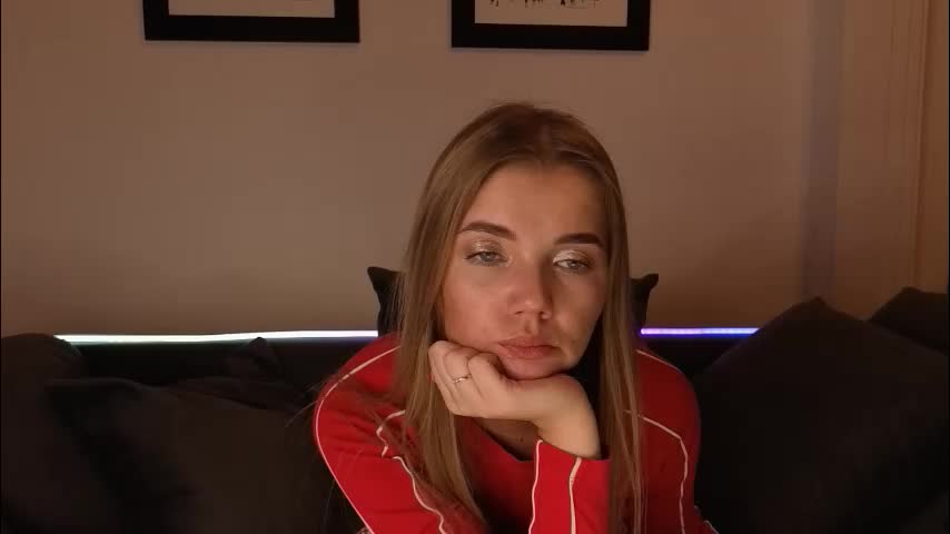 carriebradshawww Adult Chat November 16, 2025