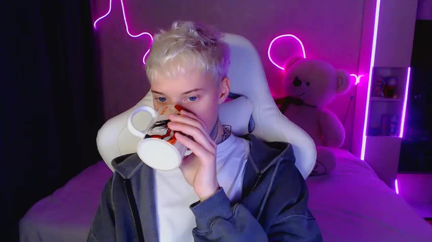 soulinacage_2025-11-16_03-39-56_952 Adult Chat November 16, 2025