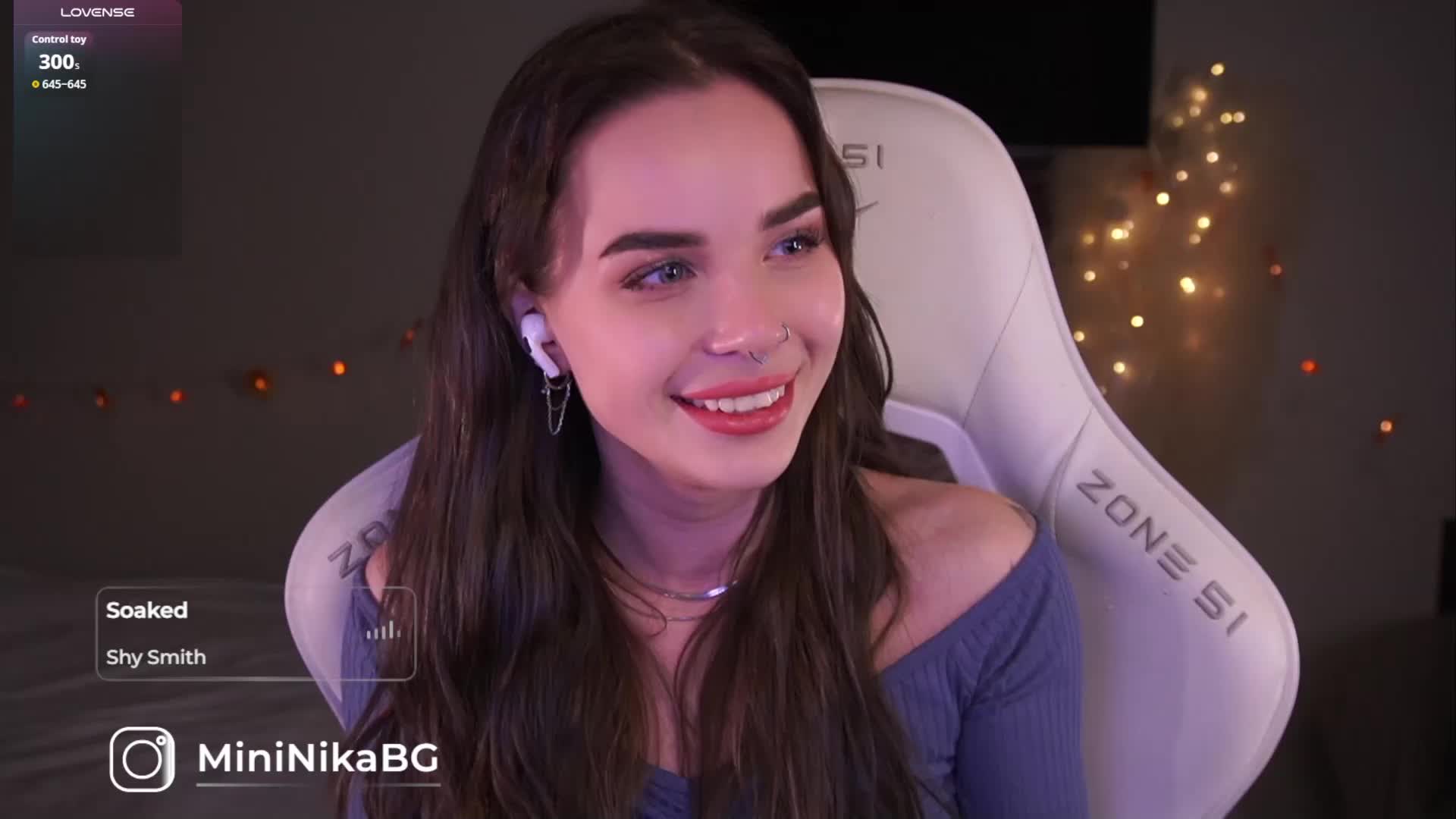 MiniNika Adult Chat November 16, 2025