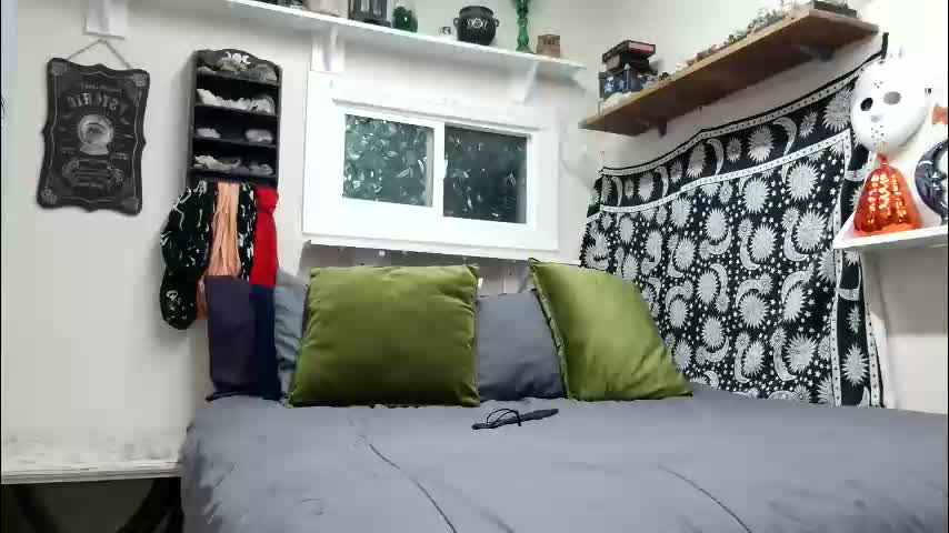 petite_emeri Adult Chat November 16, 2025