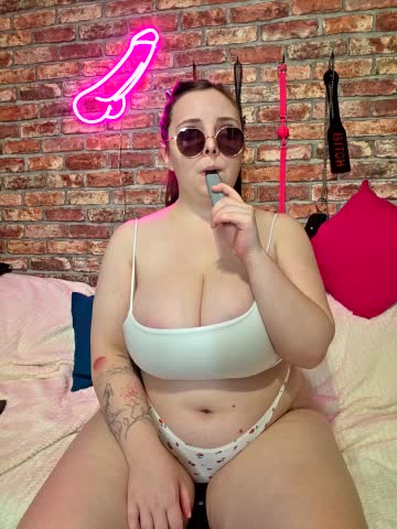 Caramel_pussy Adult Chat November 17, 2025