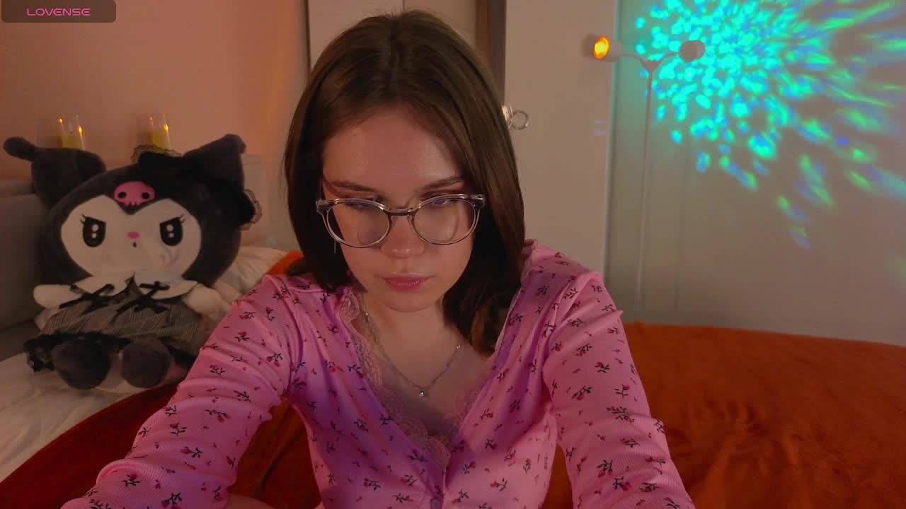 MiaLuw Adult Chat November 17, 2025