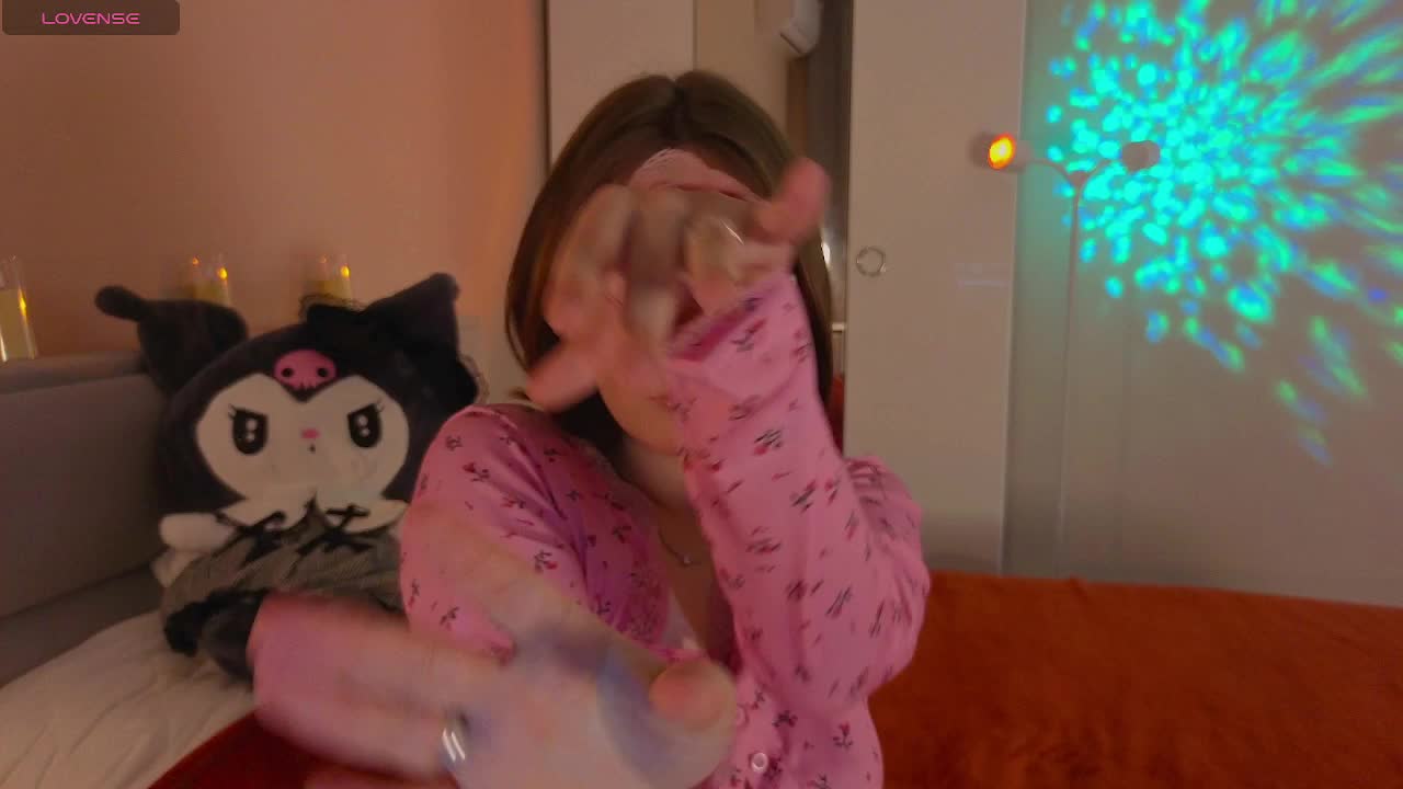 MiaLuw Adult Chat November 17, 2025