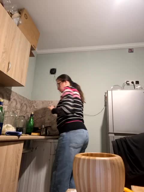 mandarinka28 Adult Chat November 17, 2025