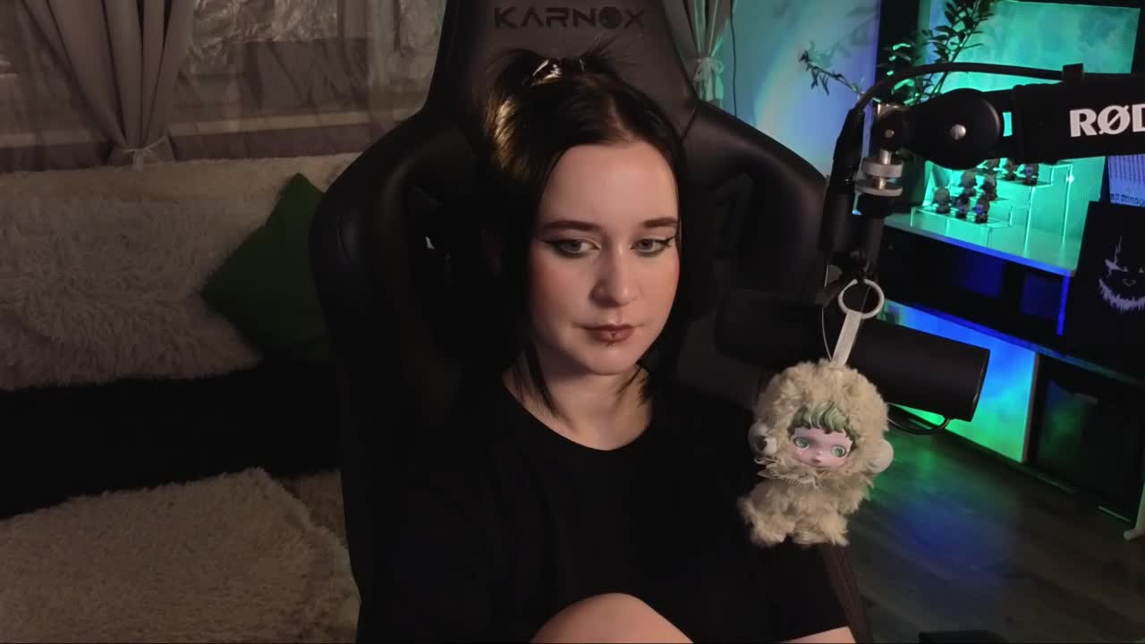 Kira_Li_Lime Adult Chat November 17, 2025