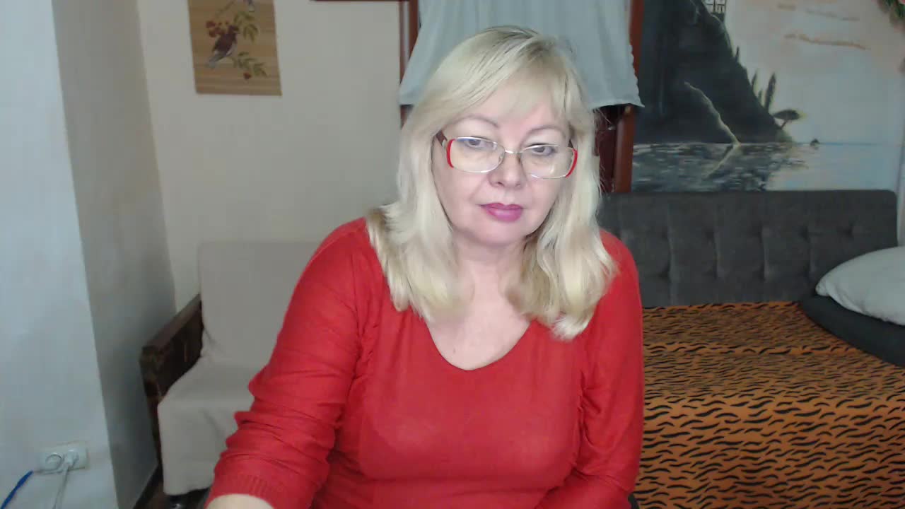 EvelynLoveShy Adult Chat November 17, 2025