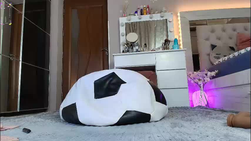 allesya23 Adult Chat November 17, 2025