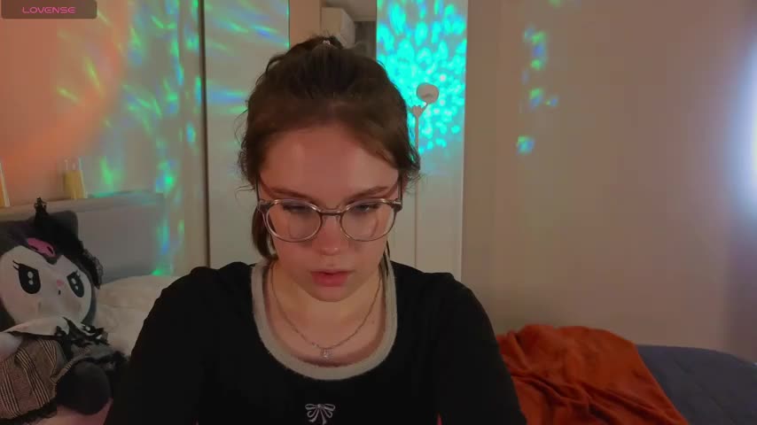 Mia_Luw Adult Chat November 17, 2025