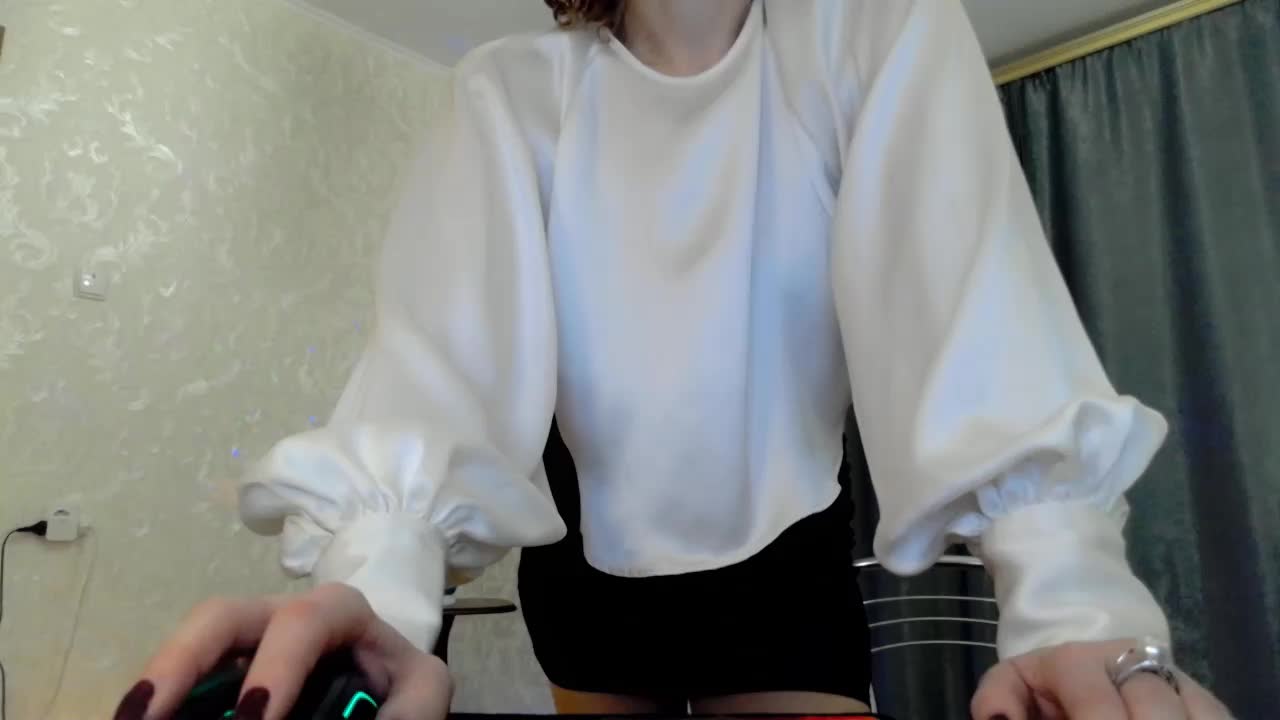 elenaza01 Adult Chat November 17, 2025