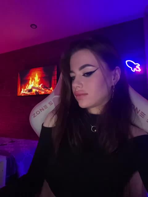 HotGirlEva Adult Chat November 17, 2025