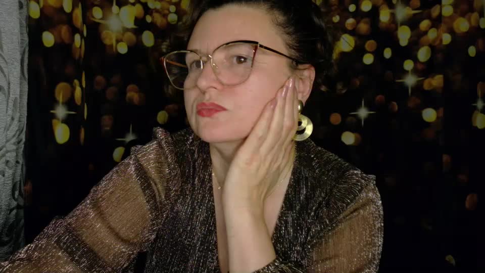 Golden_Lady Adult Chat November 17, 2025