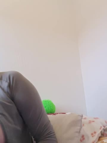 Vika211 Adult Chat November 17, 2025