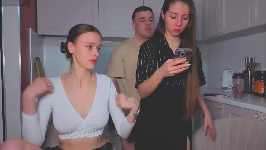 ihavepaws33 Adult Chat November 17, 2025