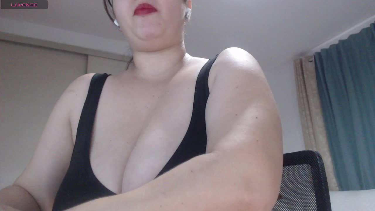 naturalmoommy Adult Chat November 17, 2025