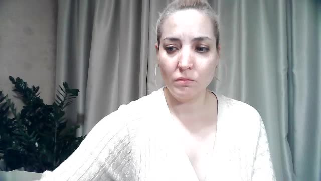 mariska-kiska Adult Chat November 17, 2025