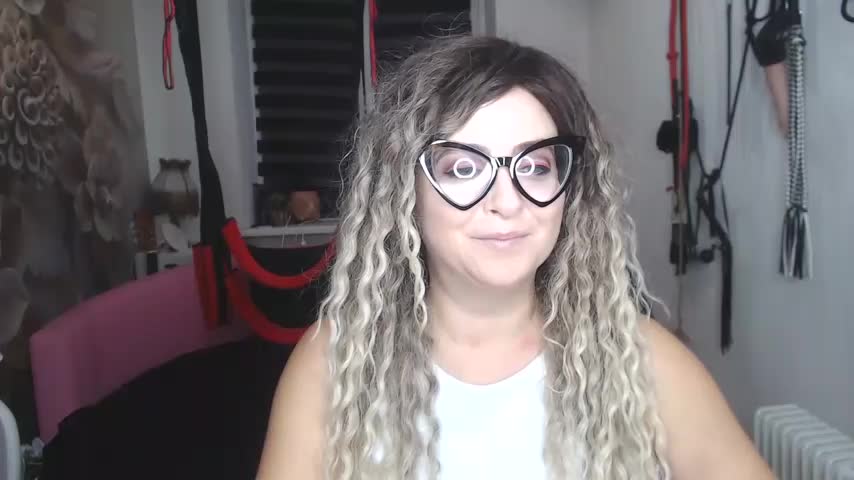 MISSwithDOLLS Adult Chat November 17, 2025