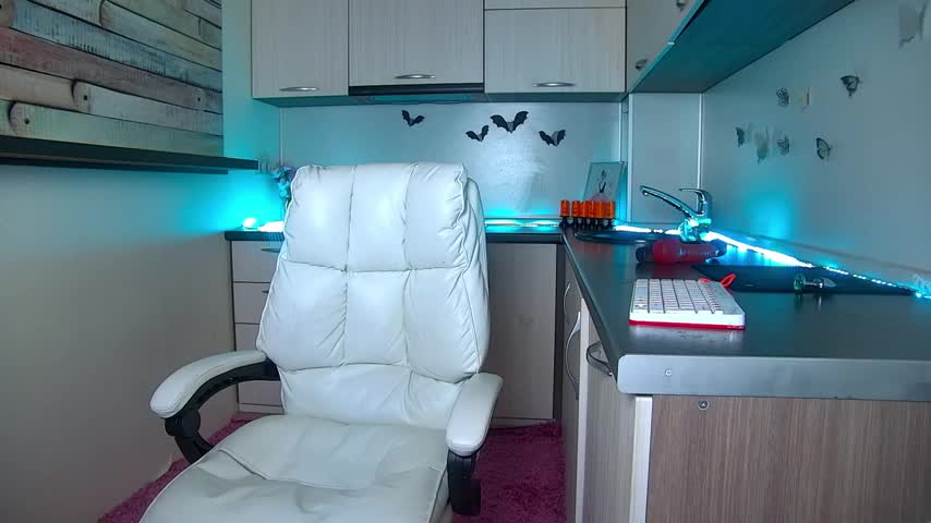 Skinny_Nally_2025-11-17_04-20-25_060 Adult Chat November 17, 2025