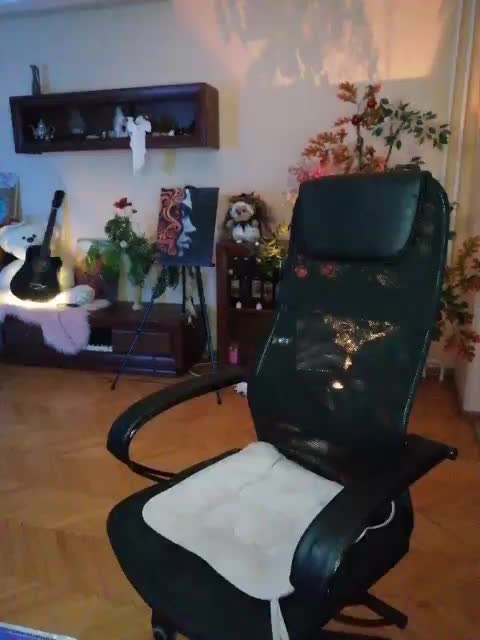 JuliaHesperaks Adult Chat November 17, 2025