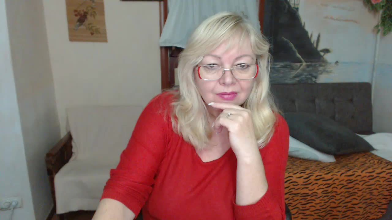EvelynLoveShy Adult Chat November 17, 2025