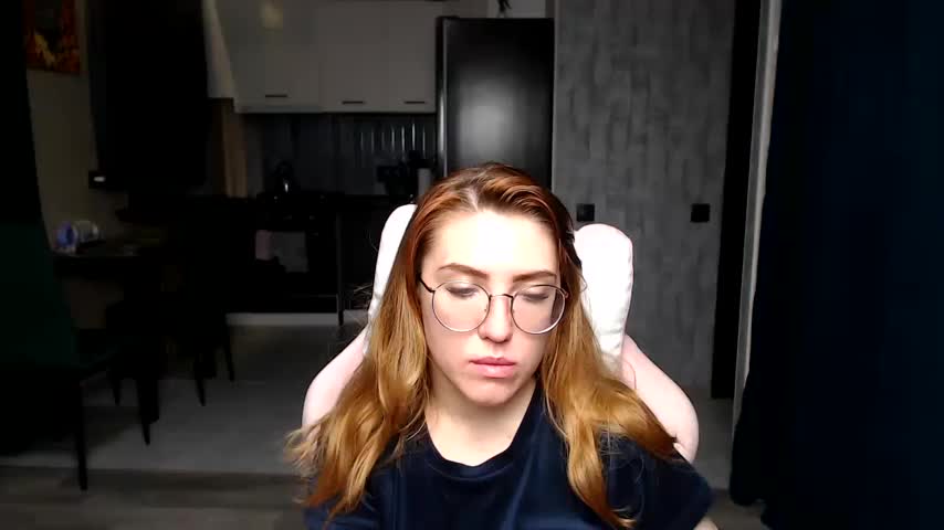 Reginasmilee Adult Chat November 17, 2025