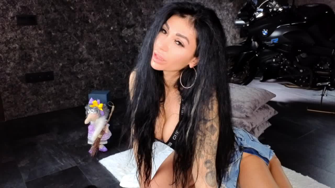 -BABAYAGA- Adult Chat November 17, 2025