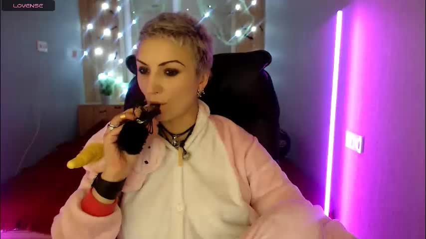 sweet_n_strong Adult Chat November 17, 2025