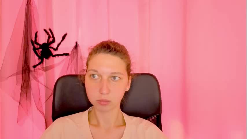 cuteellii Adult Chat November 17, 2025