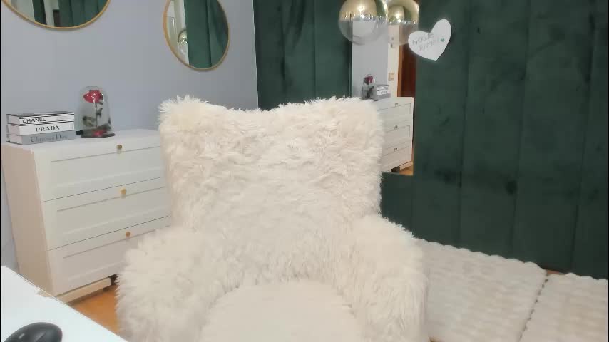 elisabaxter Adult Chat November 17, 2025