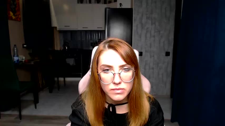 Reginasmilee Adult Chat November 17, 2025