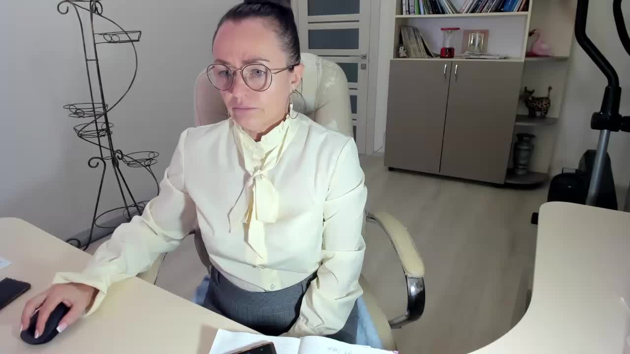 -Michelle- Adult Chat November 17, 2025