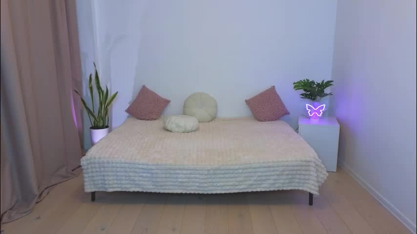 nika_light Adult Chat November 17, 2025