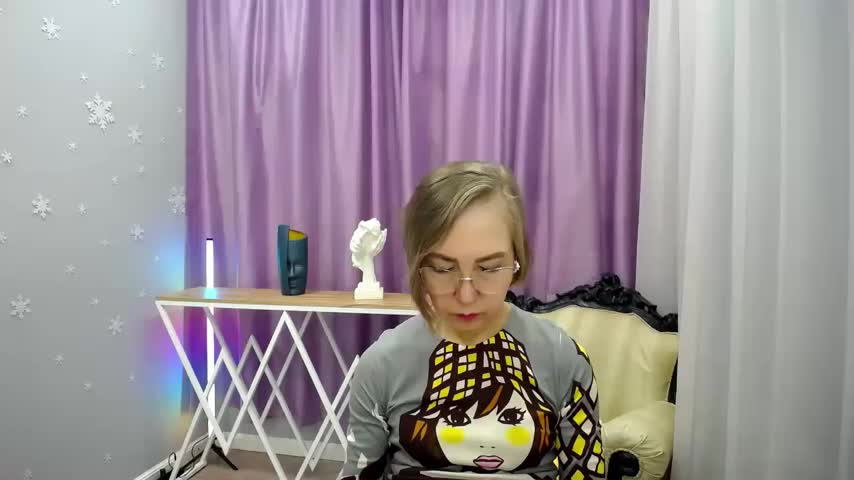 queen_a_n_i Adult Chat November 17, 2025