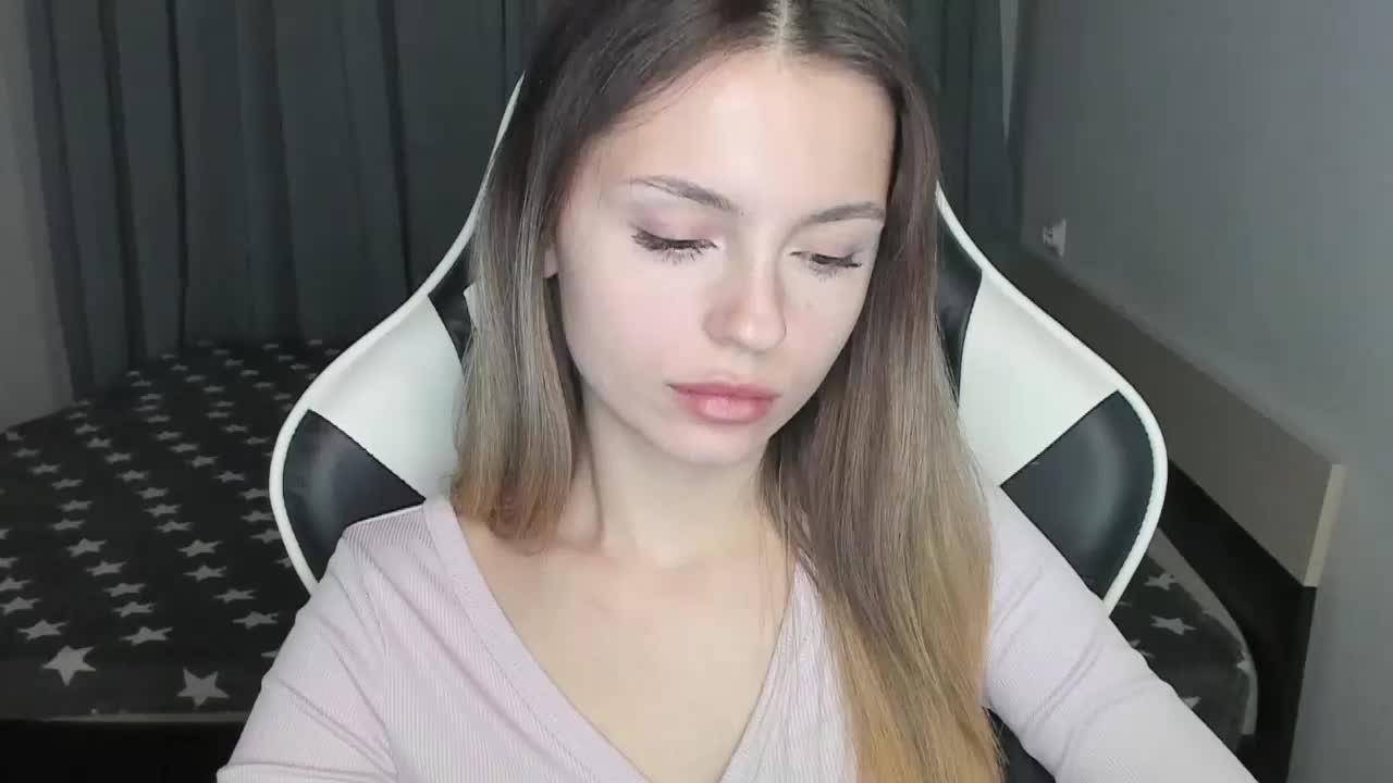 EmiMe Adult Chat November 17, 2025