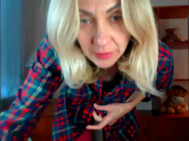 Tanya6547 Adult Chat November 17, 2025