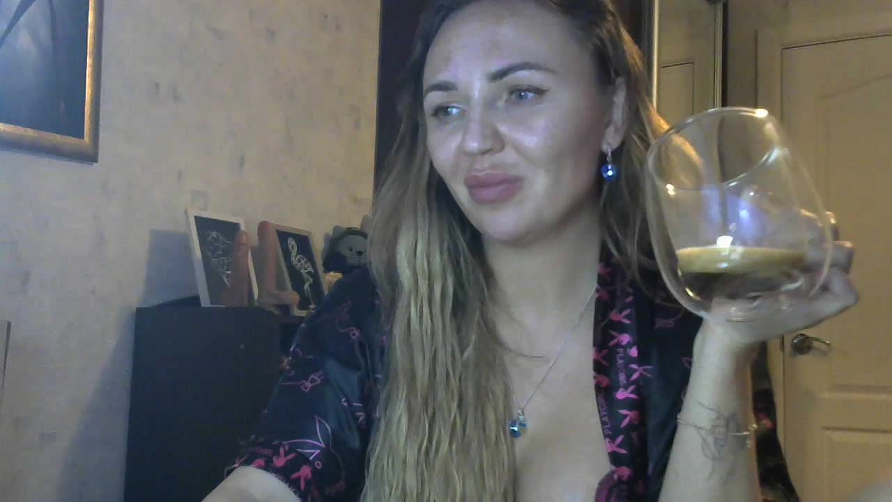 CuteAngelina Adult Chat November 17, 2025