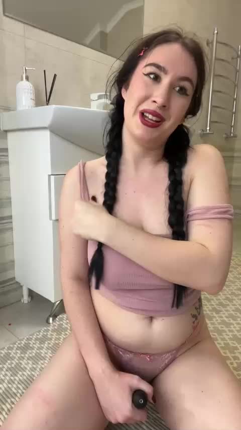 CurvyWoman- Adult Chat November 17, 2025