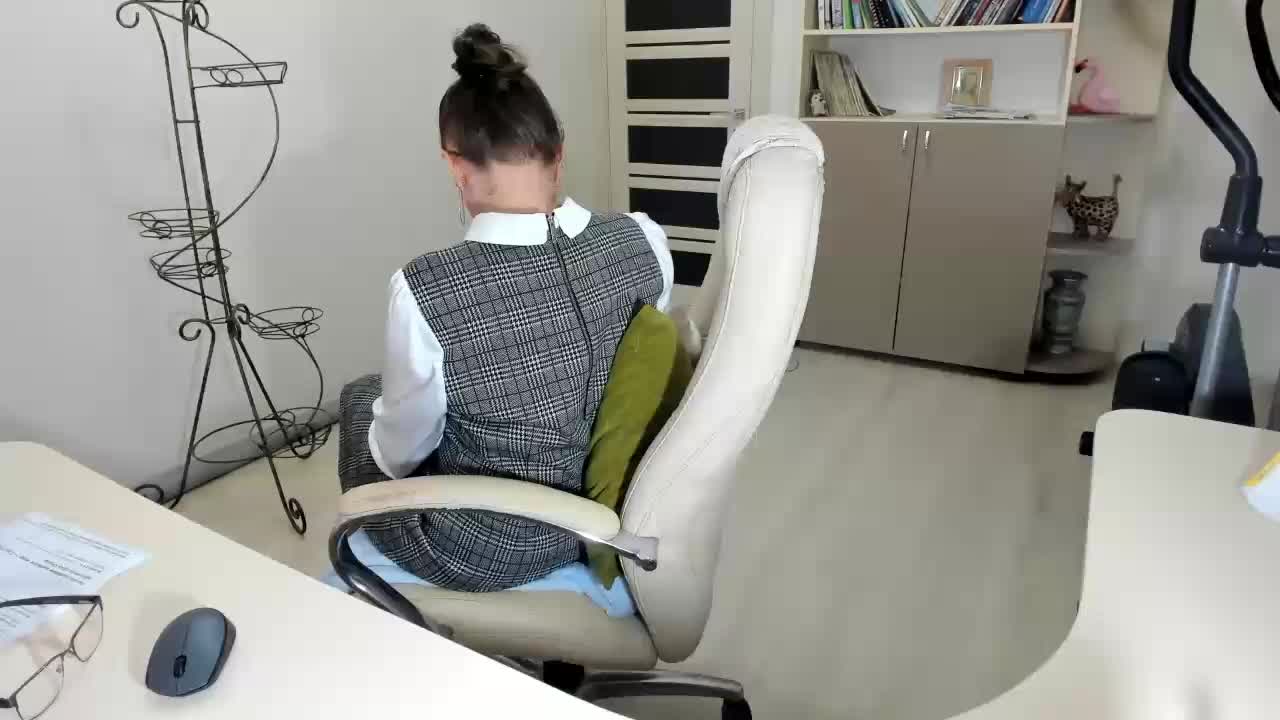 -Michelle- Adult Chat November 18, 2025