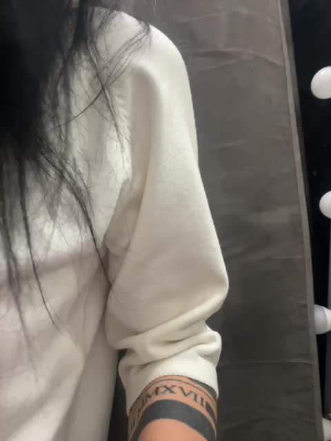 Karolina_Milf Adult Chat November 17, 2025