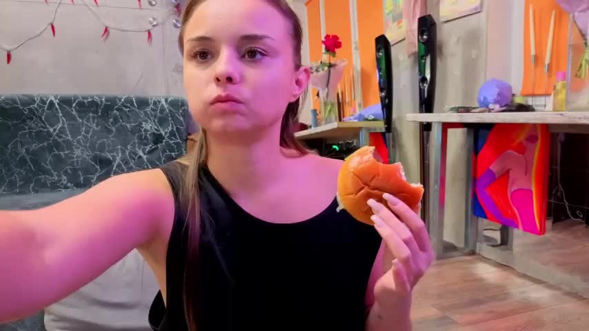 Misss_Vikk Adult Chat November 18, 2025