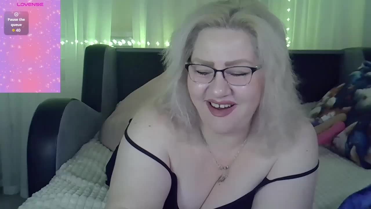 AngelinaGlam Adult Chat November 18, 2025