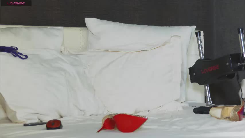 hefner_girl Adult Chat November 18, 2025