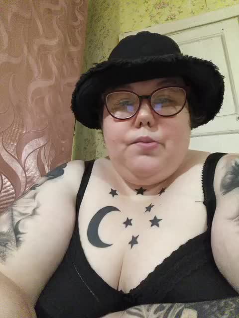 Svetlanka86 Adult Chat November 18, 2025