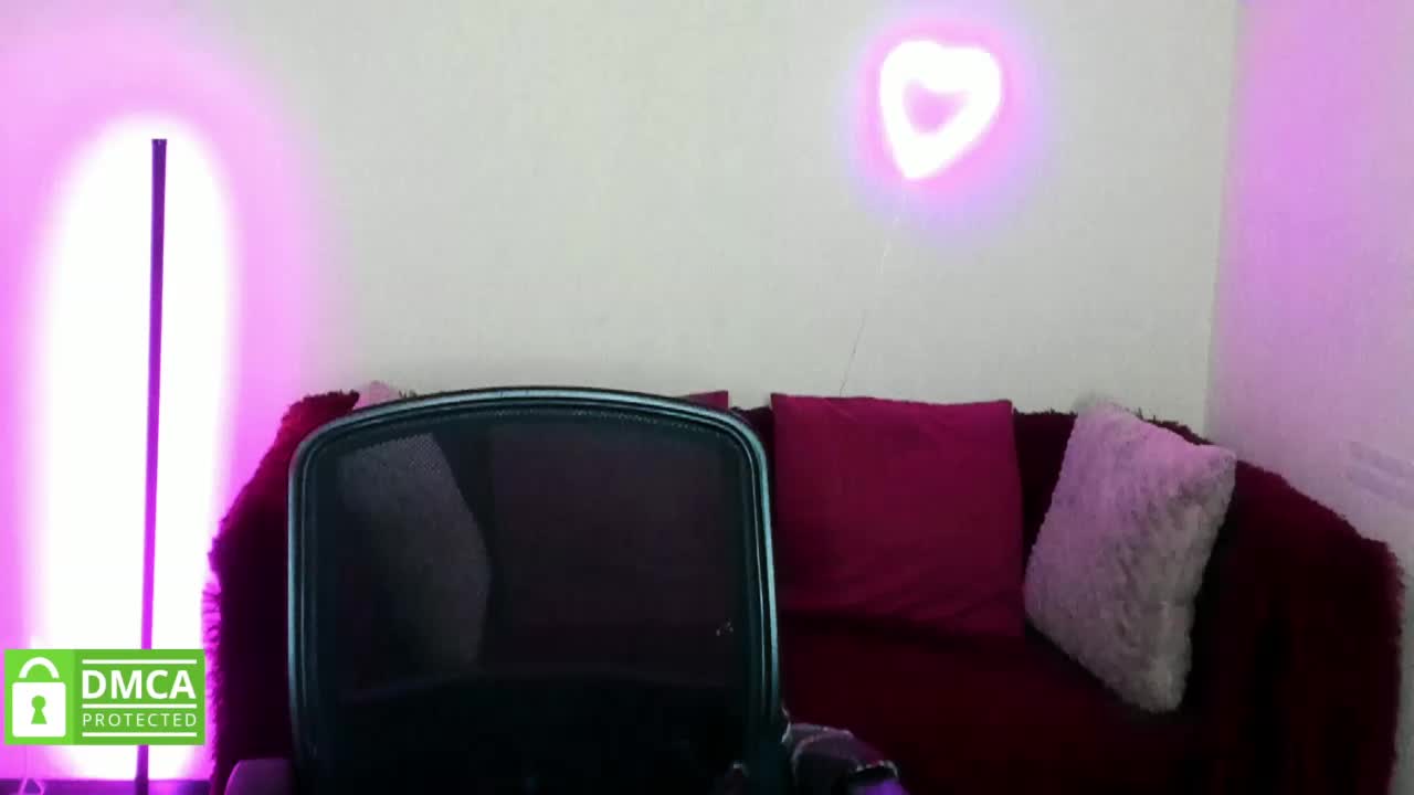 Aliciaredluv Adult Chat November 18, 2025