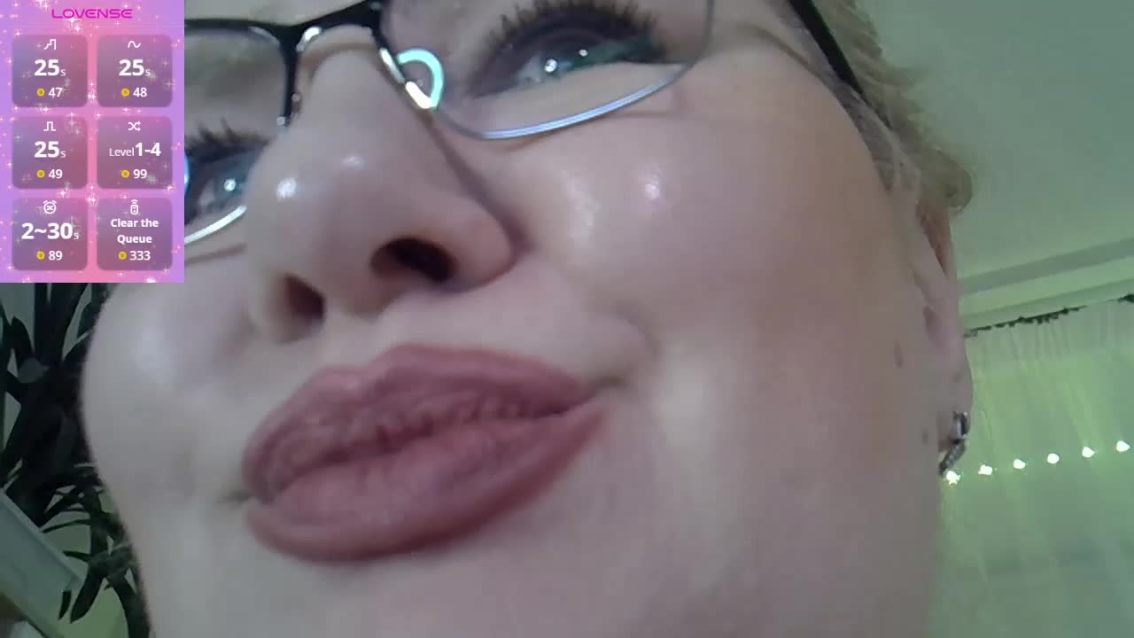 AngelinaGlam Adult Chat November 18, 2025