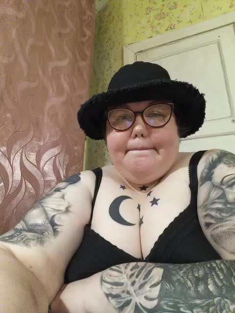 Svetlanka86 Adult Chat November 18, 2025