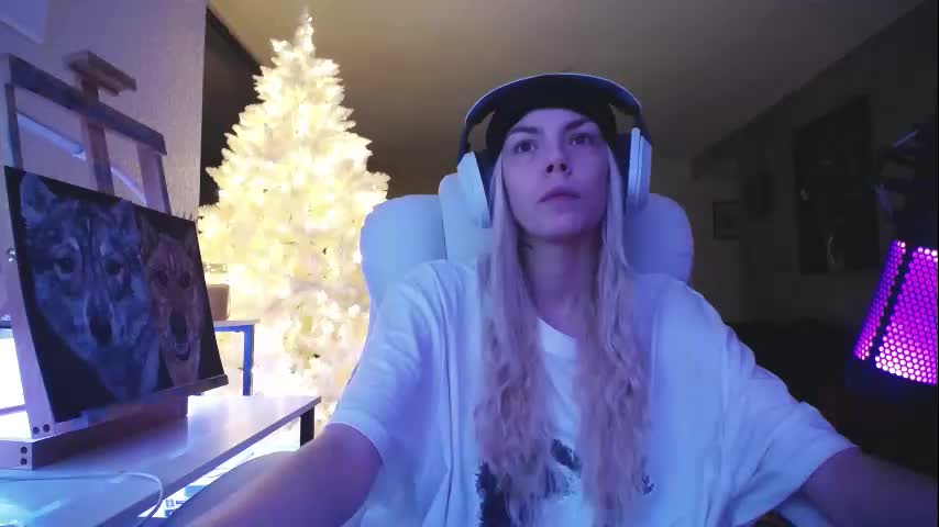 tinykylie Adult Chat November 18, 2025