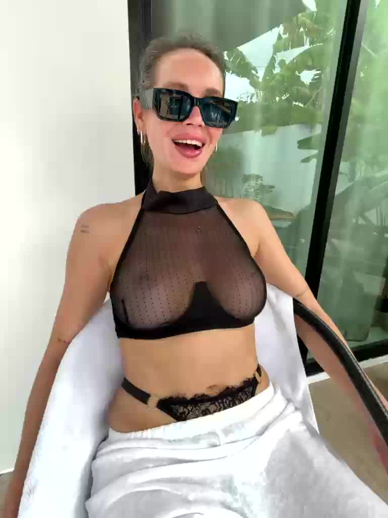 -CandyViki- Adult Chat November 18, 2025