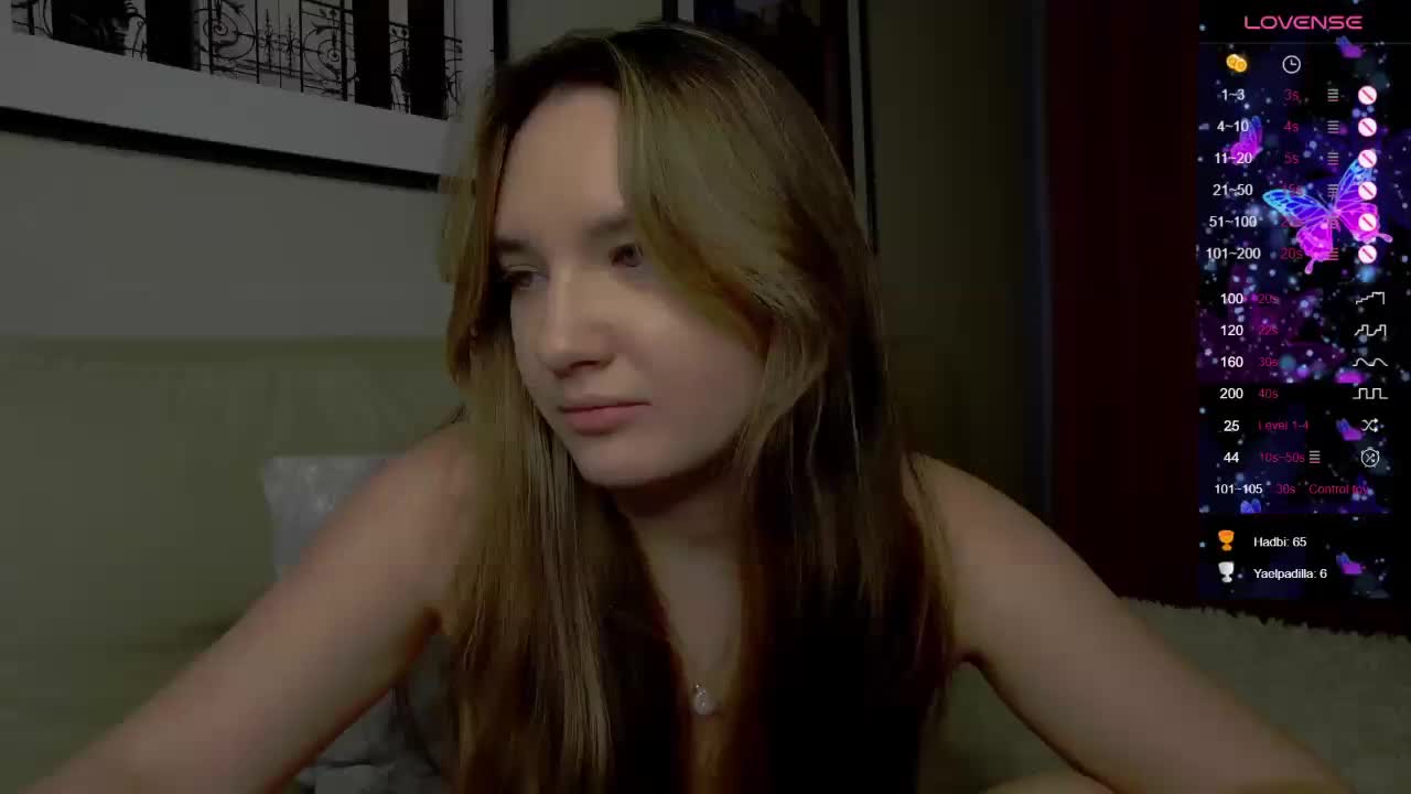 Holly_Molii Adult Chat November 18, 2025