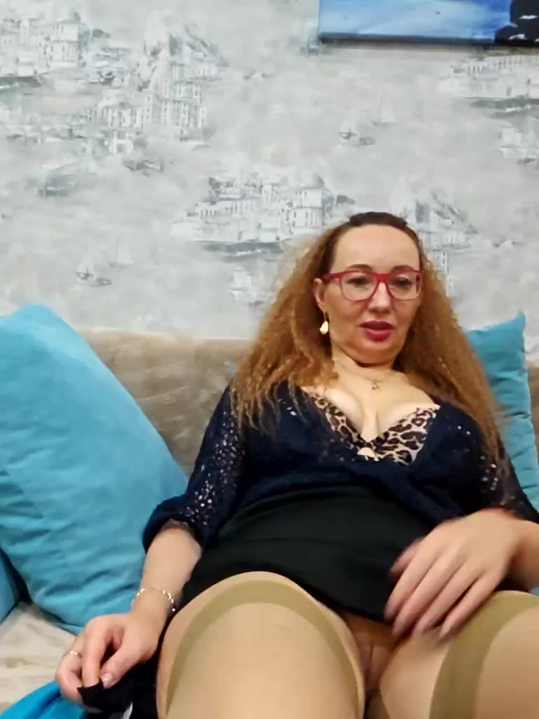 Pink-Lips Adult Chat November 18, 2025