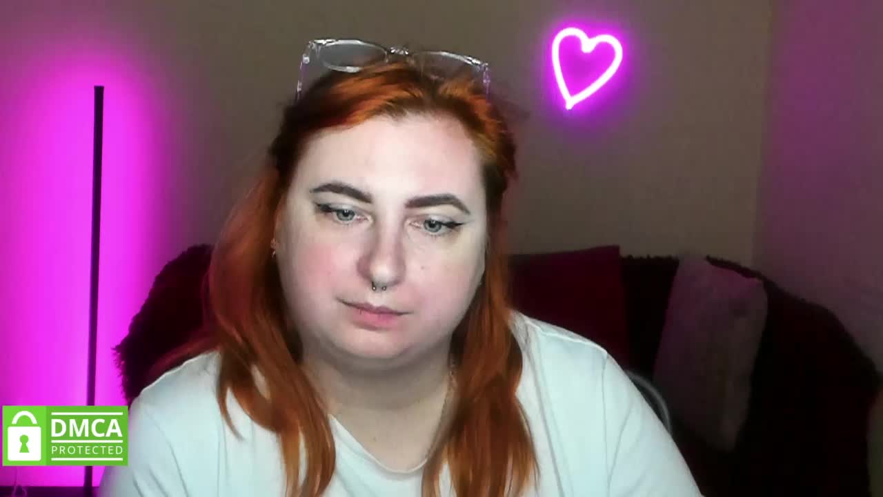 Aliciaredluv Adult Chat November 18, 2025